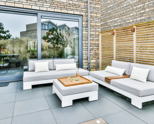 Carrelage de terrasse à Pézenas, Caux et Tourbes : bien la choisir pour profiter de l'été